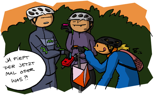 Drei Radfahrer stehen um einen OL-Posten, halten SI-Chips ran oder lauschen, einer sagt 'Ja piept der jetzt mal oder was?!'